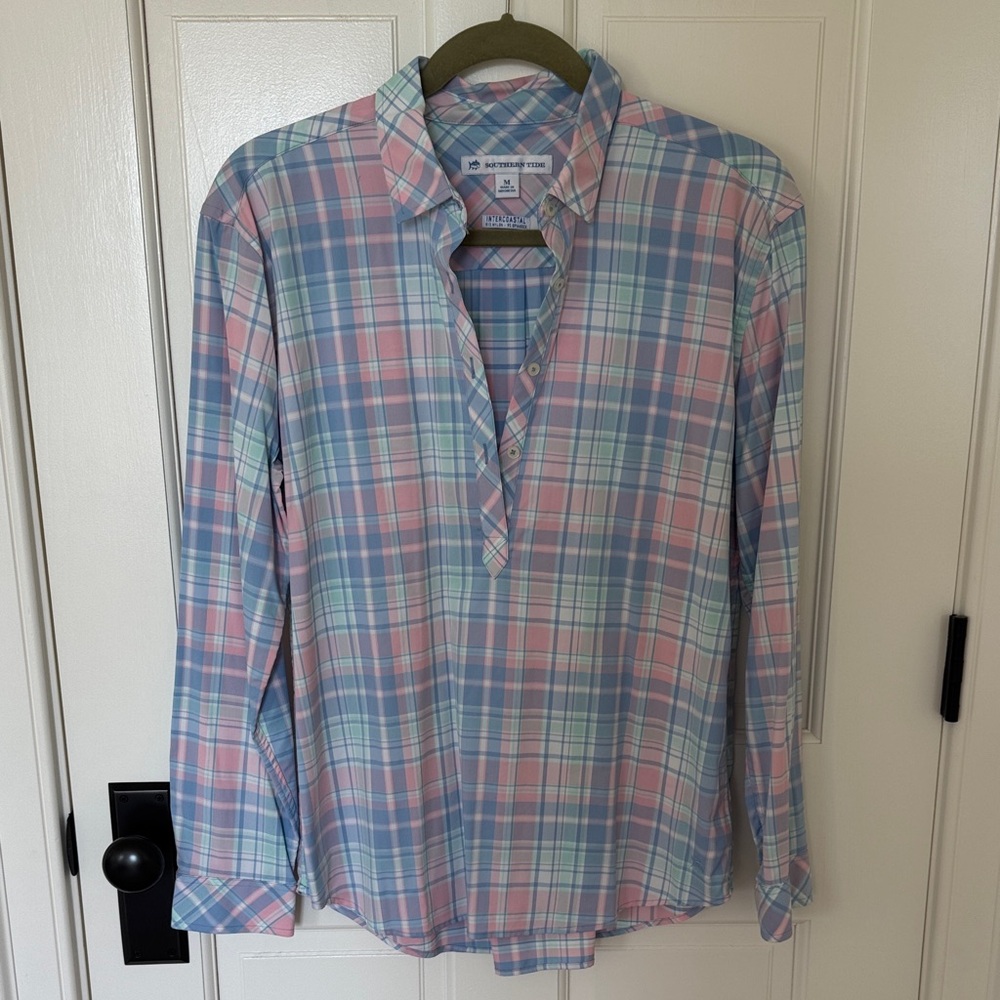 Southern Tide Women’s Pop over Performance Shirt